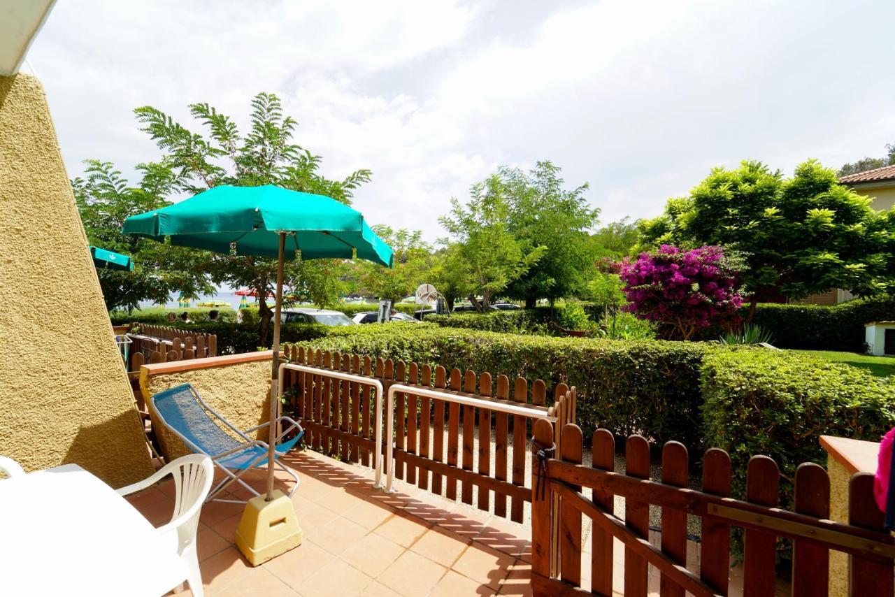 Residence Le Acacie Capoliveri  Εξωτερικό φωτογραφία