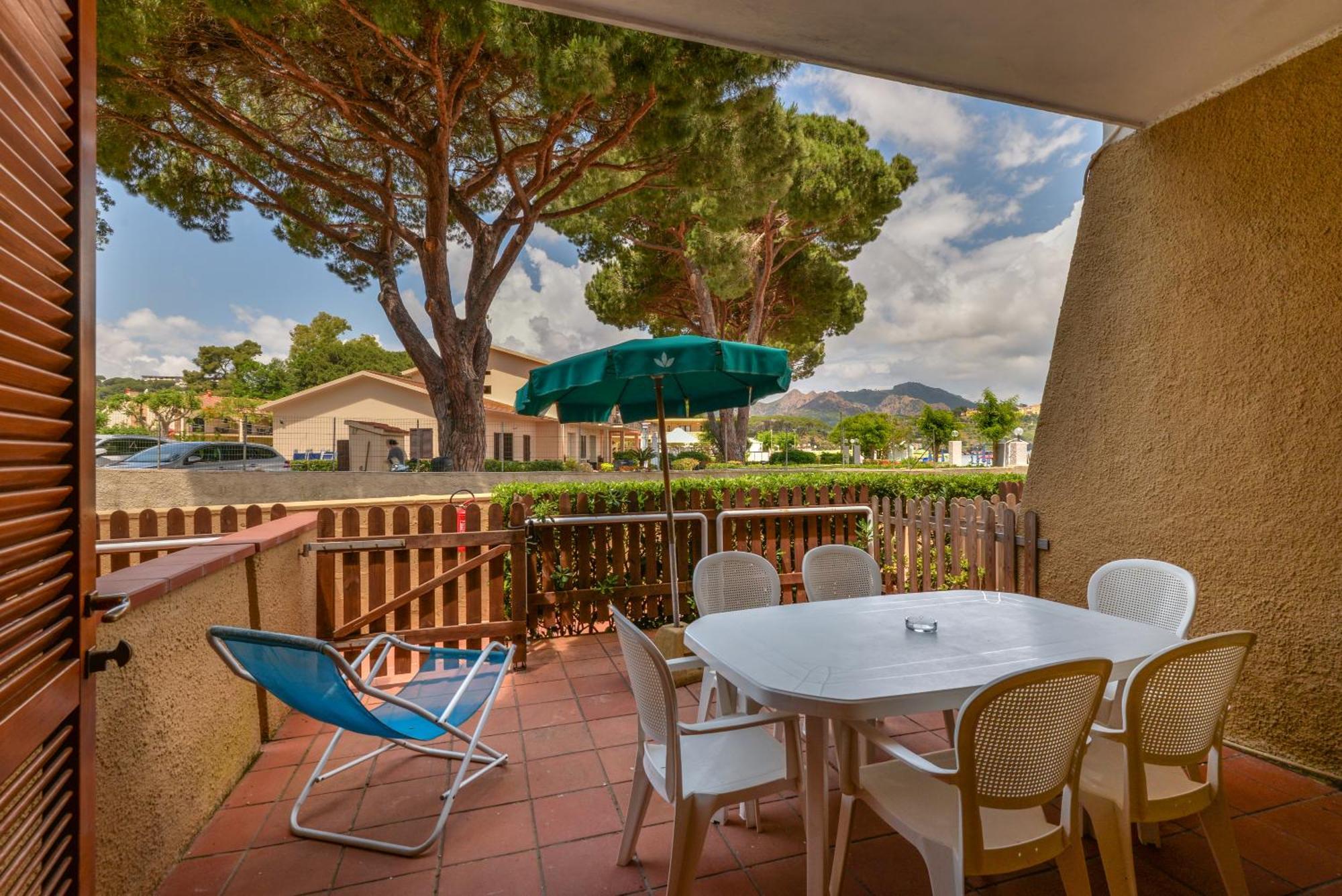 Residence Le Acacie Capoliveri  Εξωτερικό φωτογραφία