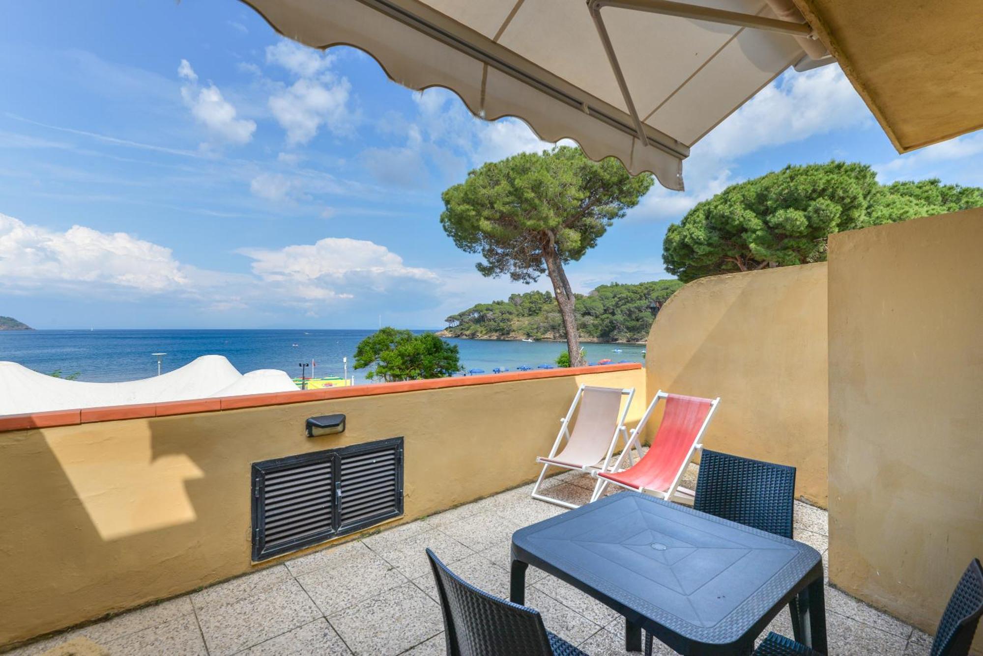 Residence Le Acacie Capoliveri  Εξωτερικό φωτογραφία